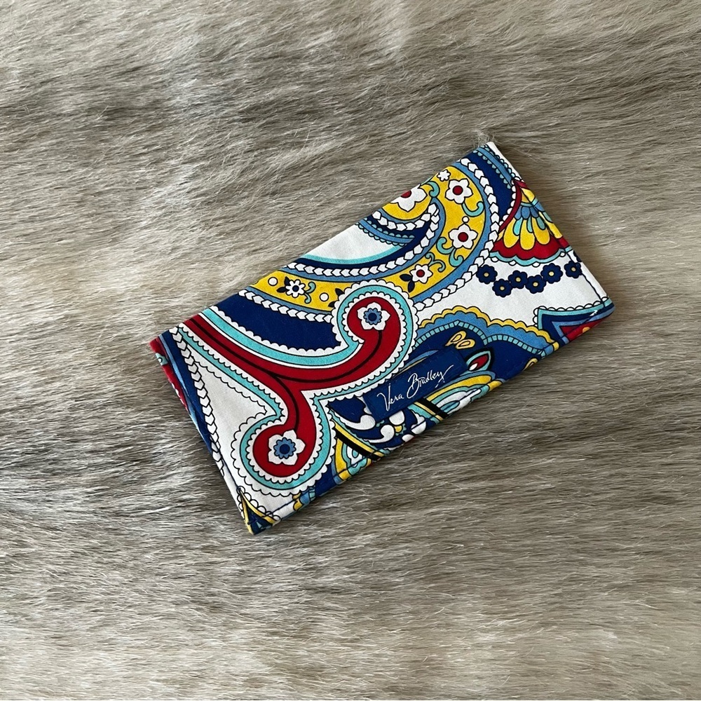 VERA BRADLEY Marina Paisley 2014 2 Fold Checkbook Cover Blue Red Nautical Y2K